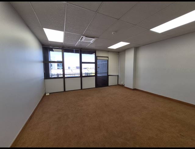 712M² OFFICE TO LET IN SANDTON CENTRAL